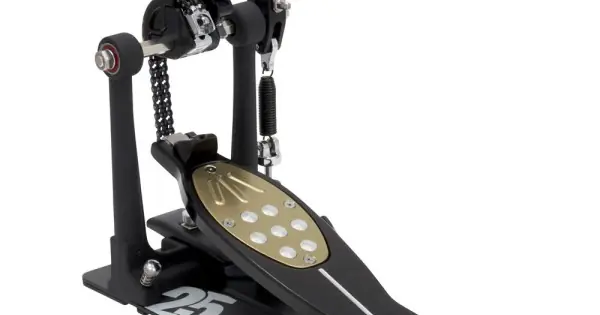 PEARL P 2050C/B 25th Eliminator Black Pedal Special Edition PEDALE PER GRANCASSA CON TRASMISSIONE A CATENA 25TH SPECIAL EDITION NERO Ultime Pezzi