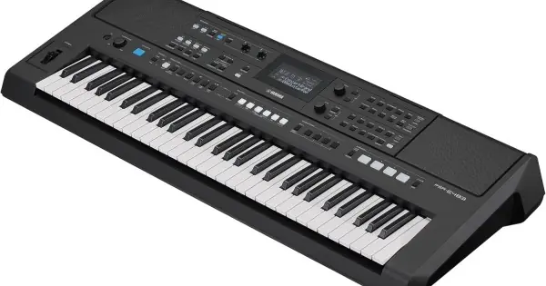 YAMAHA PSR E483 - TASTIERA PORTATILE 61 TASTI DINAMICI Offerta Speciale